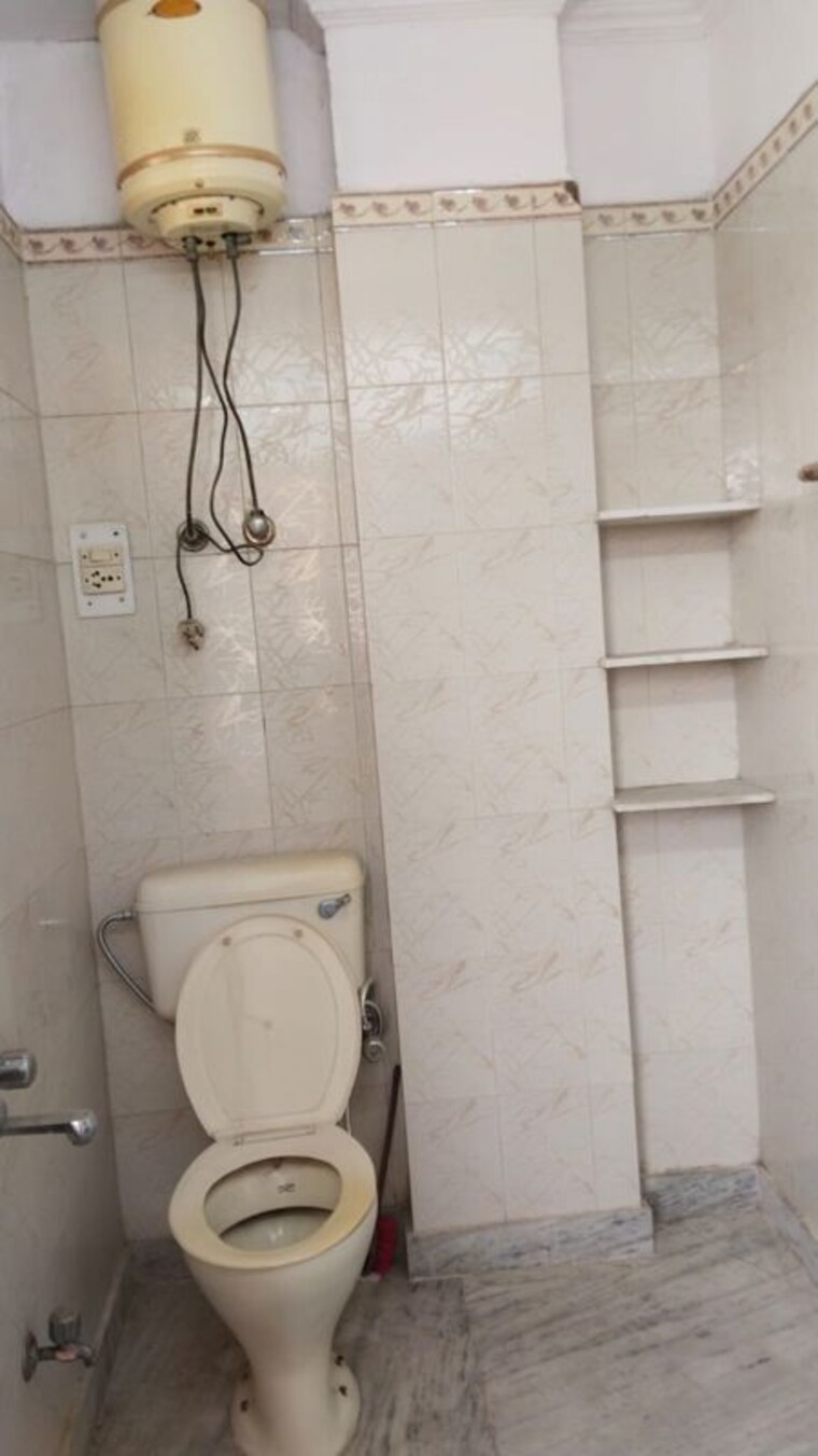 Bathroom, khirki extension 2 Bedroom 750 Sq.Ft. Builder Floor In Khirki Extension Delhi 9856646