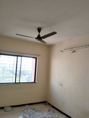 Room in 3 BHK Apartment at Sunshree Gold, Nibm Road – for Rent