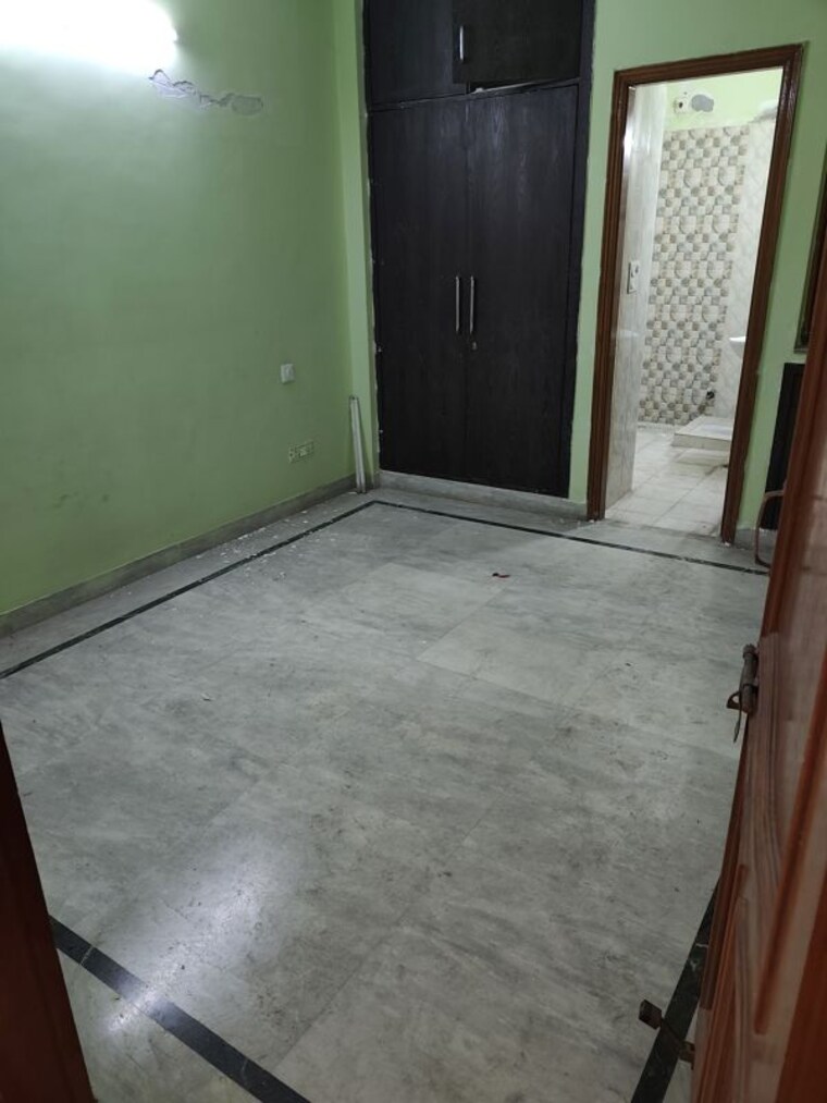 Room, sector 46 3 Bedroom 1750 Sq.Ft. Independent House In Sector 46 Noida 9856677