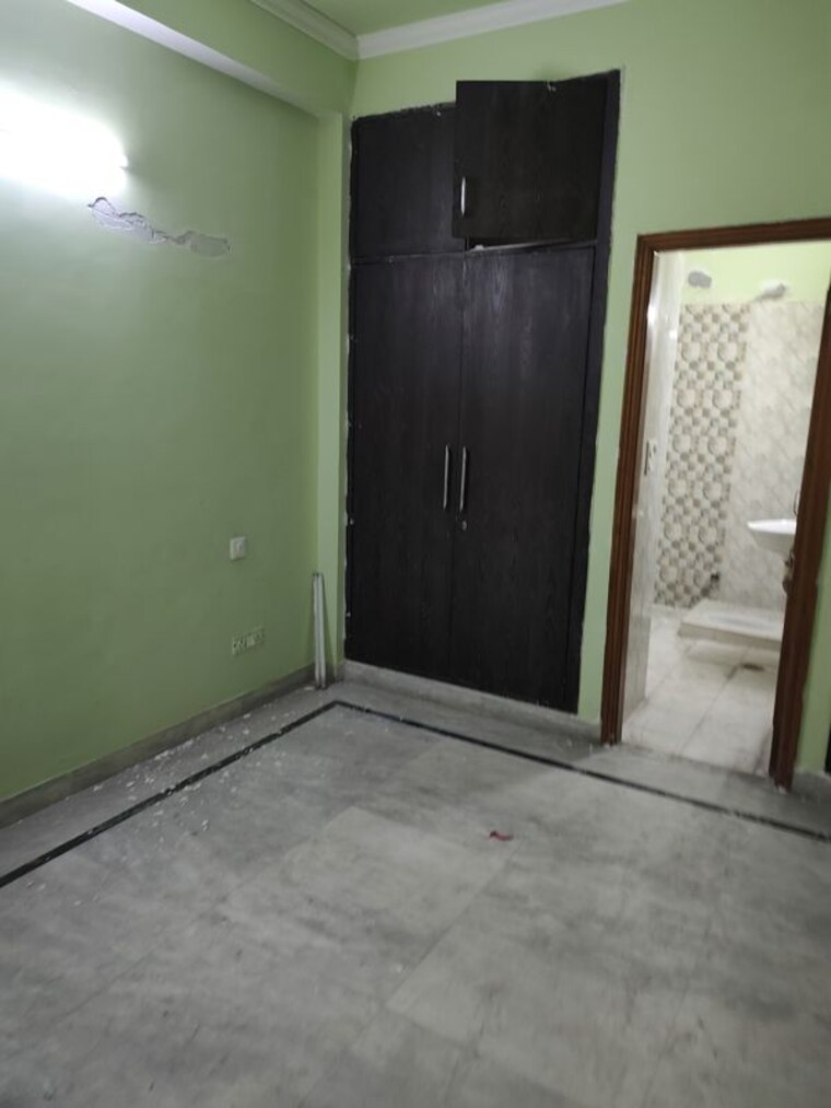 Room, sector 46 3 Bedroom 1750 Sq.Ft. Independent House In Sector 46 Noida 9856677