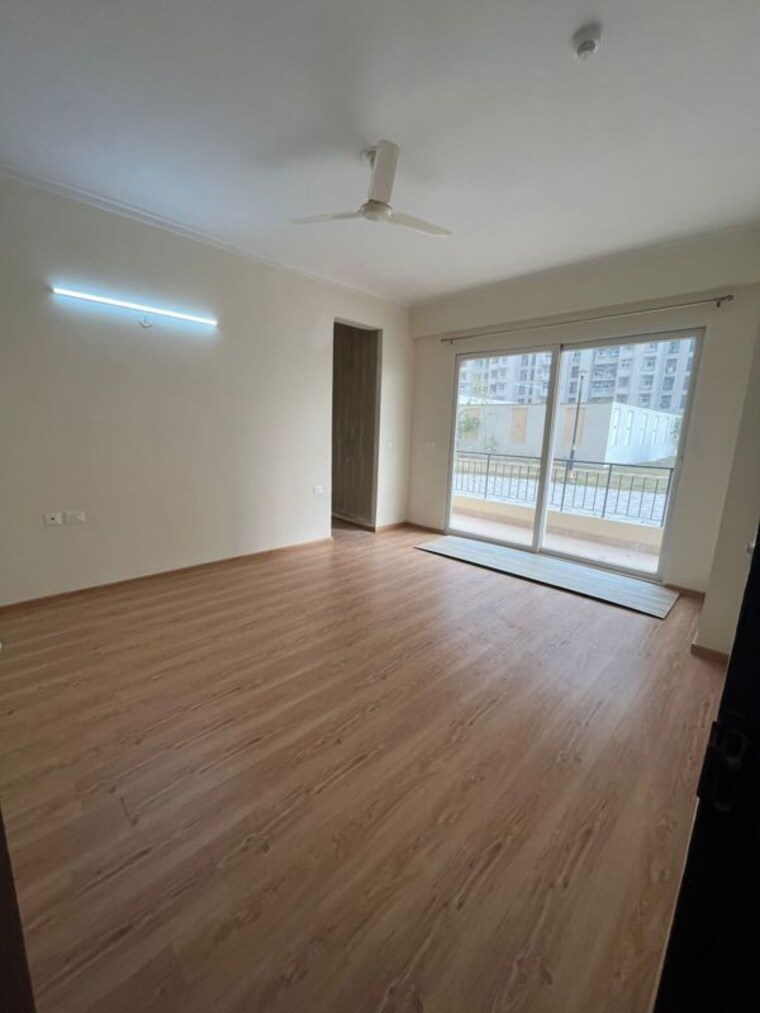 Room, amrapali-crystal-homes 3 Bedroom 1375 Sq.Ft. Apartment In Sector 76 Noida 9856678