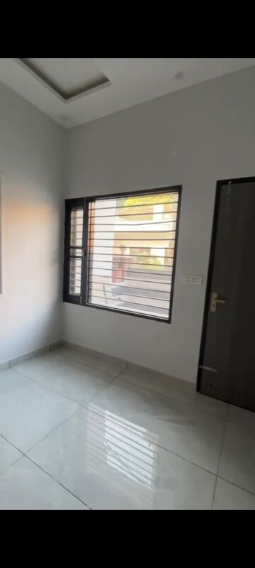 Room in 2 BHK Independent House at Shiva Enclave Zirakpur, Patiala Road – for Sale