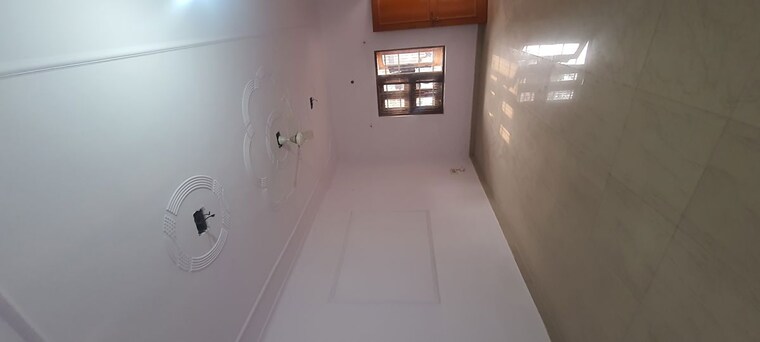 Room, sector 7 2 Bedroom 250 Sq.Ft. Independent House In Sector 7 Faridabad 9856681