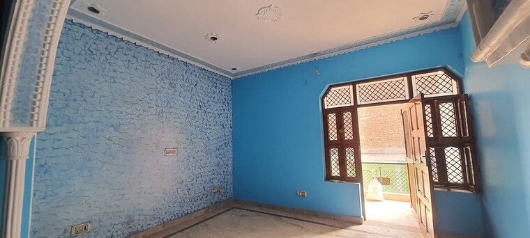 Room, sector 3 1.5 Bedroom 540 Sq.Yd. Independent House In Sector 3 Faridabad 9856688