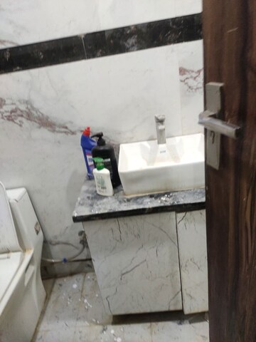 Master Bedroom in 1 BHK Builder Floor at Ramesh Nagar – for Rent