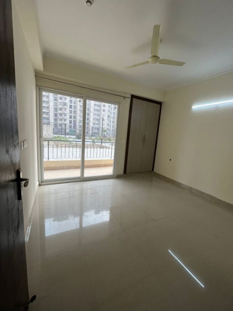Room, amrapali-crystal-homes 4 Bedroom 2140 Sq.Ft. Apartment In Sector 76 Noida 9856704