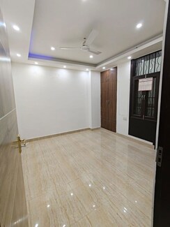 2.5 BHK + Study Room Apartment For Rent in Mahagun Moderne