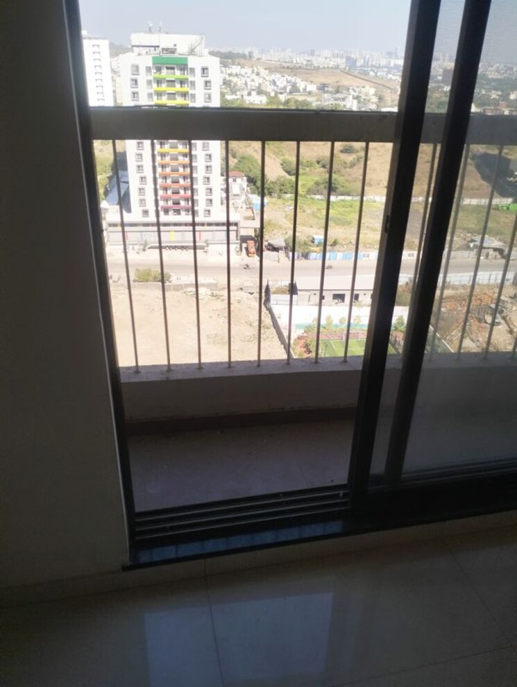 Balcony, raheja-vistas-phase-ii 2.5 Bedroom 1350 Sq.Ft. Apartment In Mohammadwadi Pune 9856723