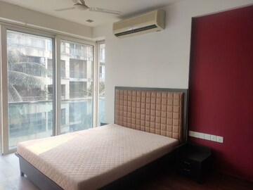 Bedroom in 4 BHK Apartment at White Lotus, Santacruz West – for Rent