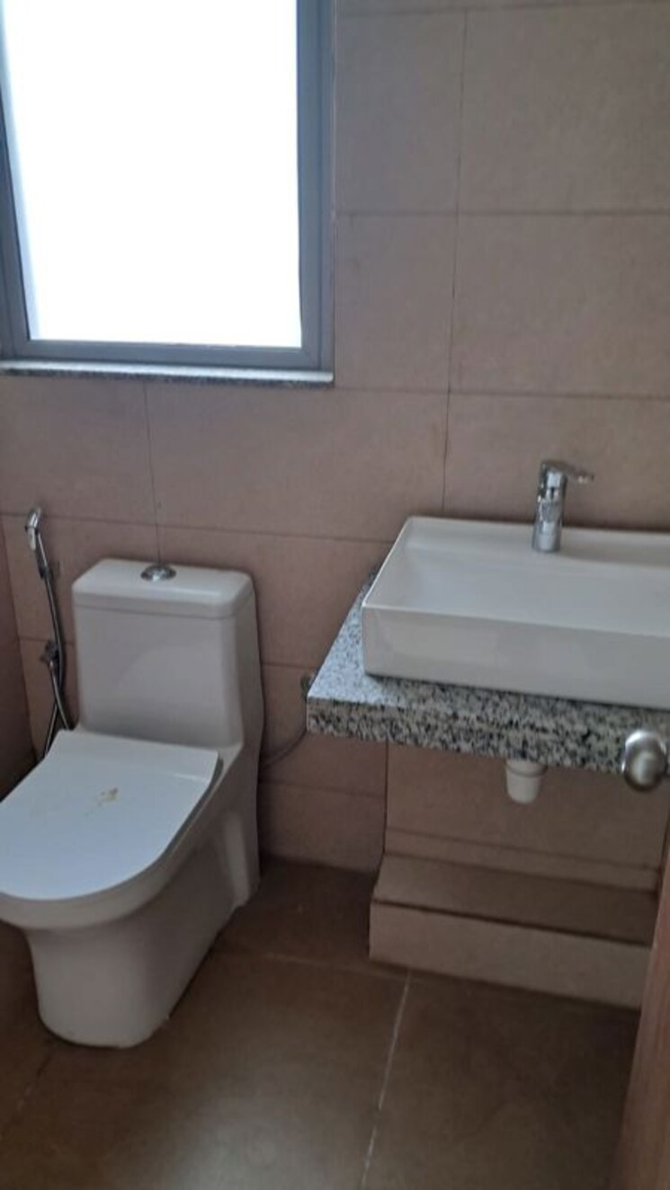 Bathroom, kalpataru-immensa 2 Bedroom 637 Sq.Ft. Apartment In Kolshet Road Thane 9856733