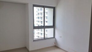 Room in 2 BHK Apartment at Kalpataru Immensa, Kolshet Road – for Rent