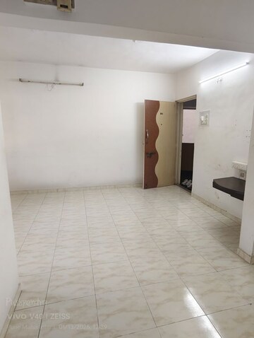 Room in 2 BHK Apartment at Kumar Padmalaya, Aundh – for Rent