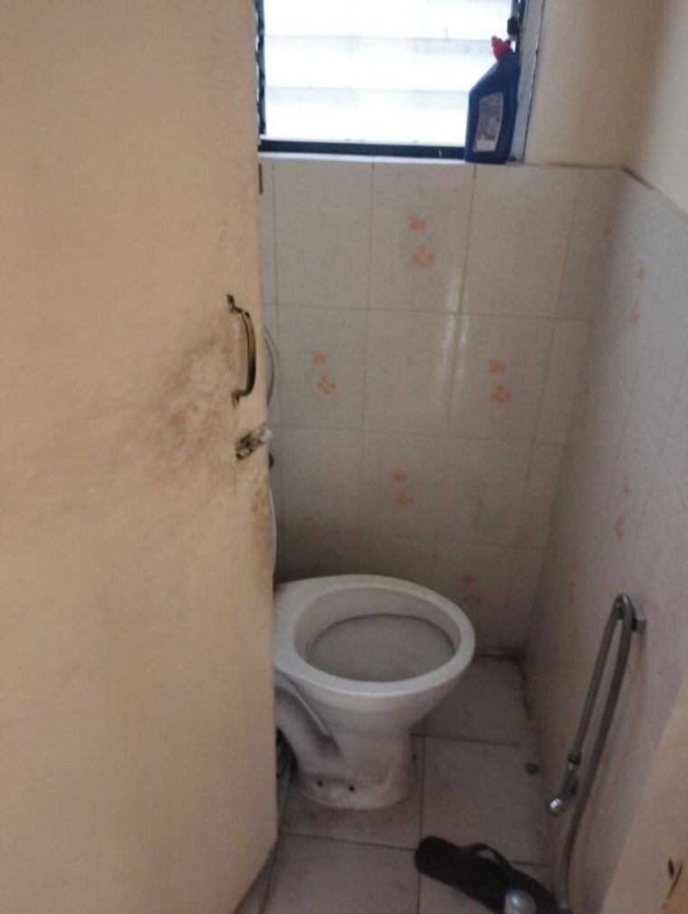 Bathroom, nivedita-garden 1 Bedroom 600 Sq.Ft. Apartment In Kondhwa Pune 9856743