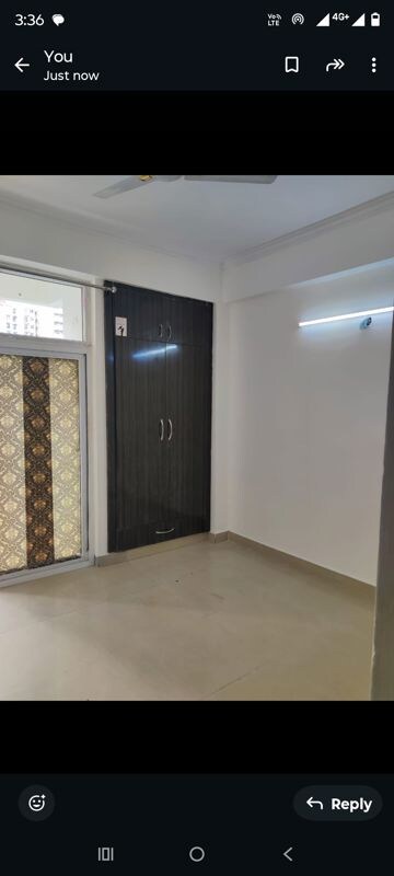 Room in 2.5 BHK Apartment at Sikka Karmic Greens, Sector 78 – for Rent