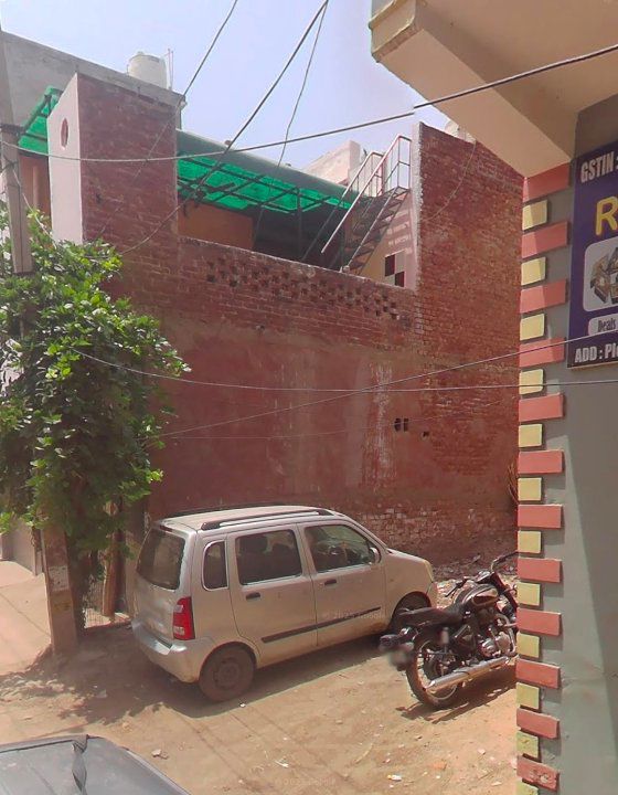 Plot For Sale in Basai Enclave