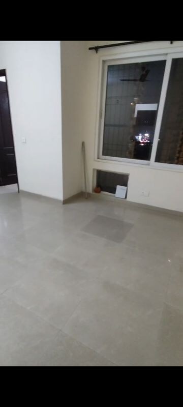 Room in 2 BHK Apartment at Aditya Urban Casa, Sector 78 – for Rent