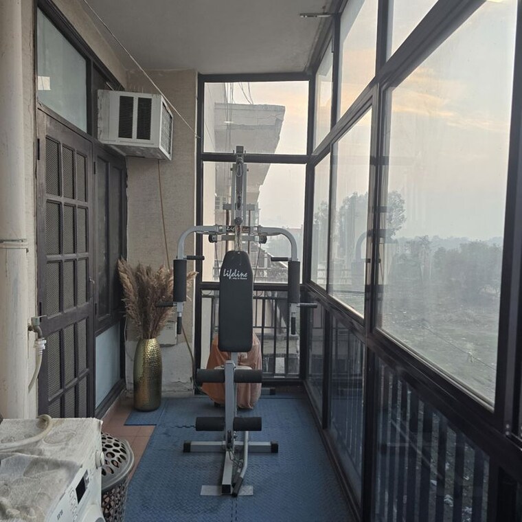 Gym, sector 14 3 Bedroom 180 Sq.Ft. Apartment In Sector 14 Bahadurgarh 9856774