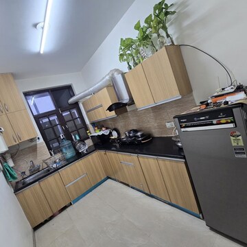 Team Area in 3 BHK Apartment at Sector 14 – for Sale