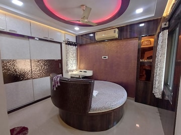 Furnished Amenities in 2 BHK Apartment at Vartak Nagar – for Rent