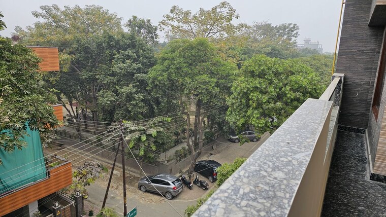 Balcony, sector 46 2.5 Bedroom 1150 Sq.Ft. Independent House In Sector 46 Noida 9856808