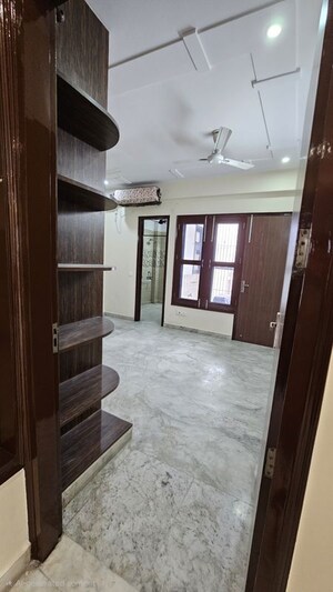 Room in 2.5 BHK Independent House at Sector 46 – for Rent