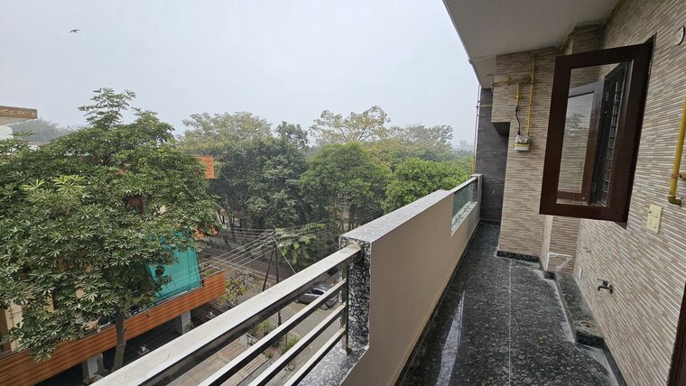 Balcony, sector 46 2.5 Bedroom 1150 Sq.Ft. Independent House In Sector 46 Noida 9856808
