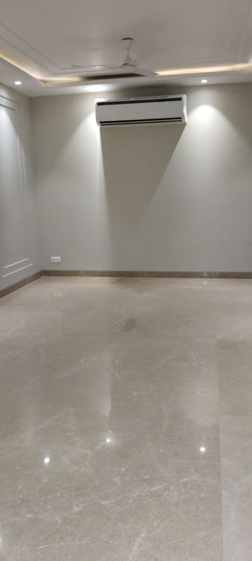 Retail Shop For Rent in East Of Kailash