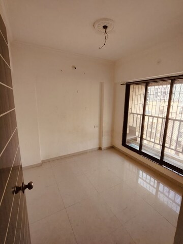 Room in 1 BHK Apartment at New Home Classic, Nalasopara West – for Rent