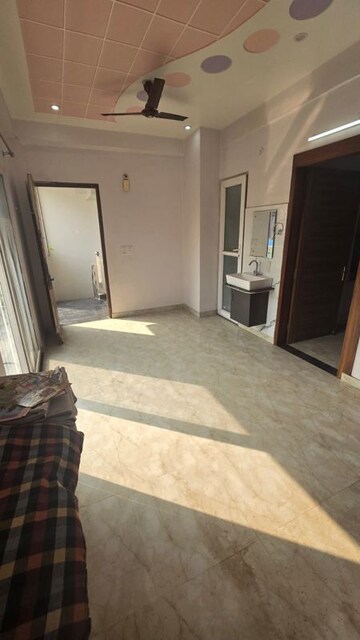 Living Room in 3.5 BHK Apartment at Saraswati Apartments, Gomti Nagar – for Rent