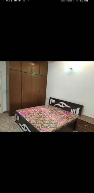 Bedroom in 3.5 BHK Apartment at Saraswati Apartments, Gomti Nagar – for Rent