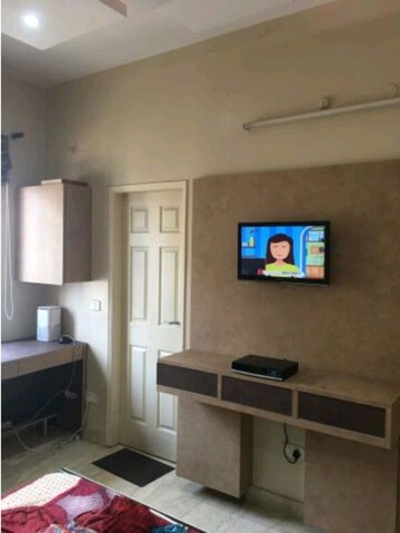Kitchen in 3.5 BHK Apartment at Saraswati Apartments, Gomti Nagar – for Rent