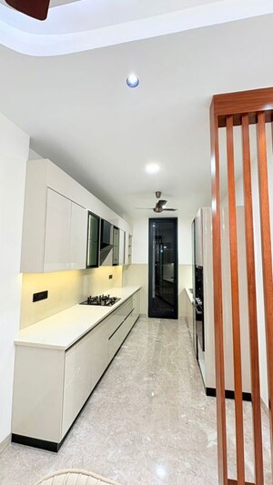 Kitchen in 3 BHK Builder Floor at BPTP Green Oaks, Sector 70a – for Sale