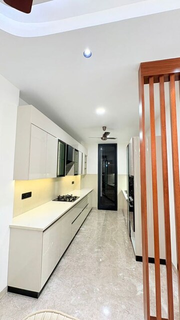 Kitchen in 3 BHK Builder Floor at BPTP Green Oaks, Sector 70a – for Sale