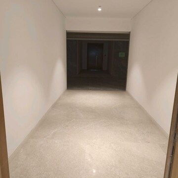 Room in 4 BHK Apartment at Rustomjee Crown, Gokhale Road – for Sale