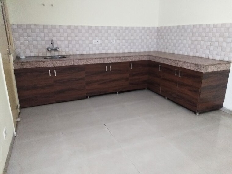 Kitchen, parsvnath-royale-floors 4 Bedroom 1635 Sq.Ft. Apartment In Uattardhona Lucknow 9856880