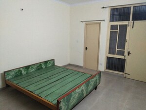 Bedroom in 4 BHK Apartment at Parsvnath Royale Floors, Uattardhona – for Rent