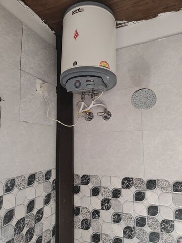 Bathroom in 1 BHK Apartment at Lakkadghat  – for Rent