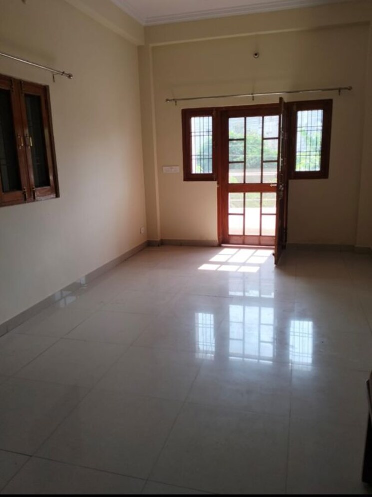 Room, vasant kunj 2 Bedroom 2100 Sq.Ft. Independent House In Vasant Kunj Lucknow 9833798