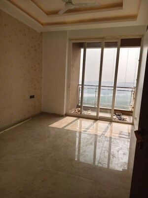 Room in 3 BHK Apartment at Maxblis Grand Kingston, Sector 75 – for Sale