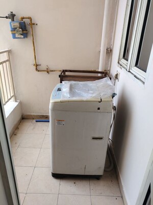 Bathroom in 2.5 BHK Apartment at Jm Orchid, Sector 76 – for Rent