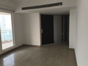 Room in 3 BHK Apartment at Jm Orchid, Sector 76 – for Rent