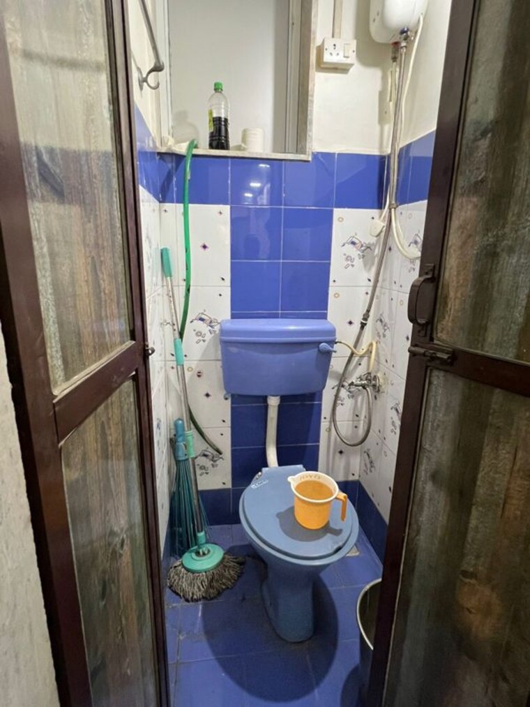 Bathroom, kopar khairane 1 Bedroom 450 Sq.Ft. Apartment In Kopar Khairane Navi Mumbai 9856914