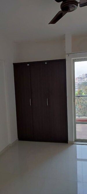 Room in 2 BHK Apartment at Bramha Suncity, Wadgaon Sheri – for Rent