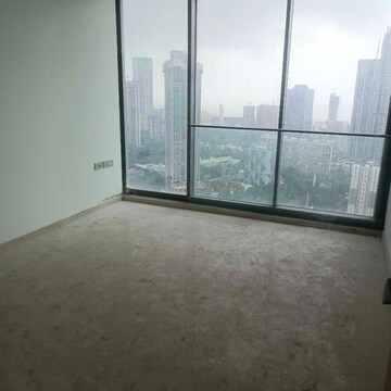 Room in 4 BHK Apartment at Rustomjee Crown, Gokhale Road – for Sale