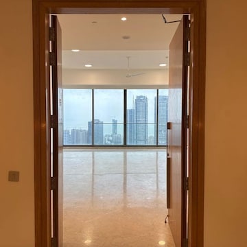 Room in 4 BHK Apartment at Rustomjee Crown, Gokhale Road – for Sale