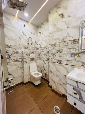 Bathroom in 3 BHK Builder Floor at Mansa Ram Park – for Sale