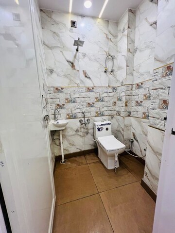 Bathroom in 3 BHK Builder Floor at Mansa Ram Park – for Sale