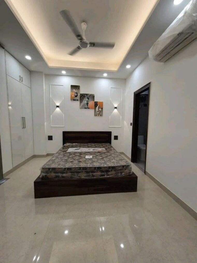 Room, the-grand 2.5 Bedroom 163 Sq.Yd. Builder Floor In Sector 52 Gurgaon 9856947
