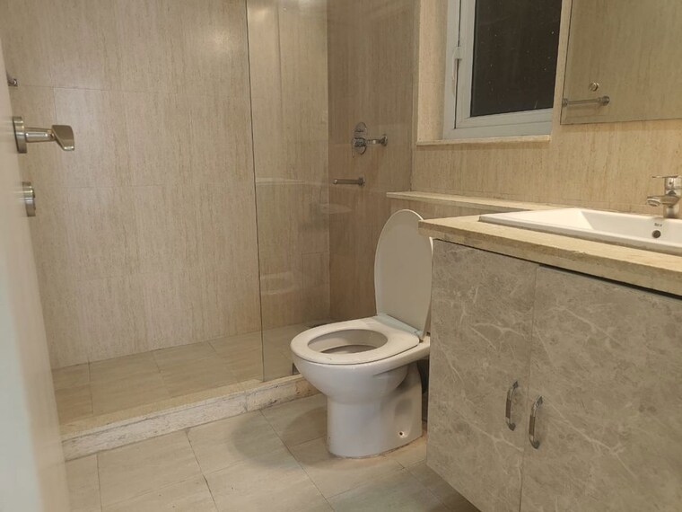 Bathroom, dlf-regal-gardens 2 Bedroom 1527 Sq.Ft. Apartment In Sector 90 Gurgaon 9724738