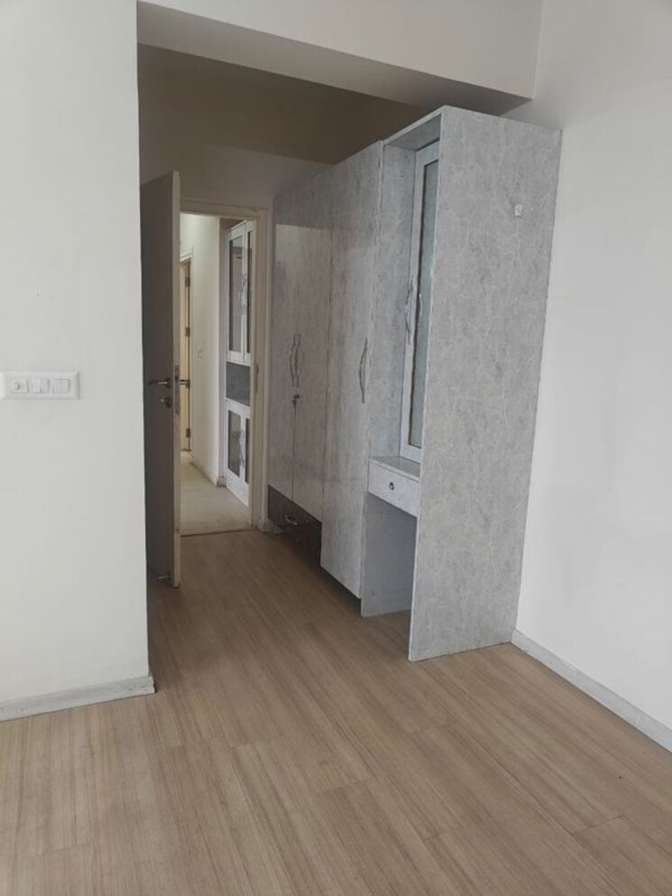 Room, dlf-regal-gardens 2 Bedroom 1527 Sq.Ft. Apartment In Sector 90 Gurgaon 9724738